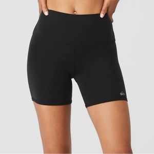 Alo High-Waist Biker Short - size XS. Black